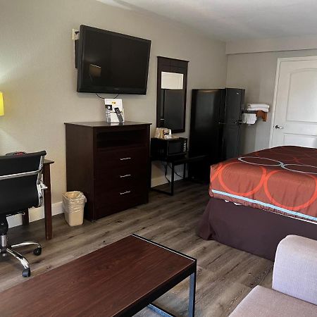 Hotel Super 8 By Wyndham Mont Belvieu - Baytown East Esterno foto