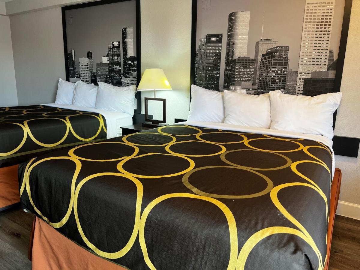 Hotel Super 8 By Wyndham Mont Belvieu - Baytown East Esterno foto