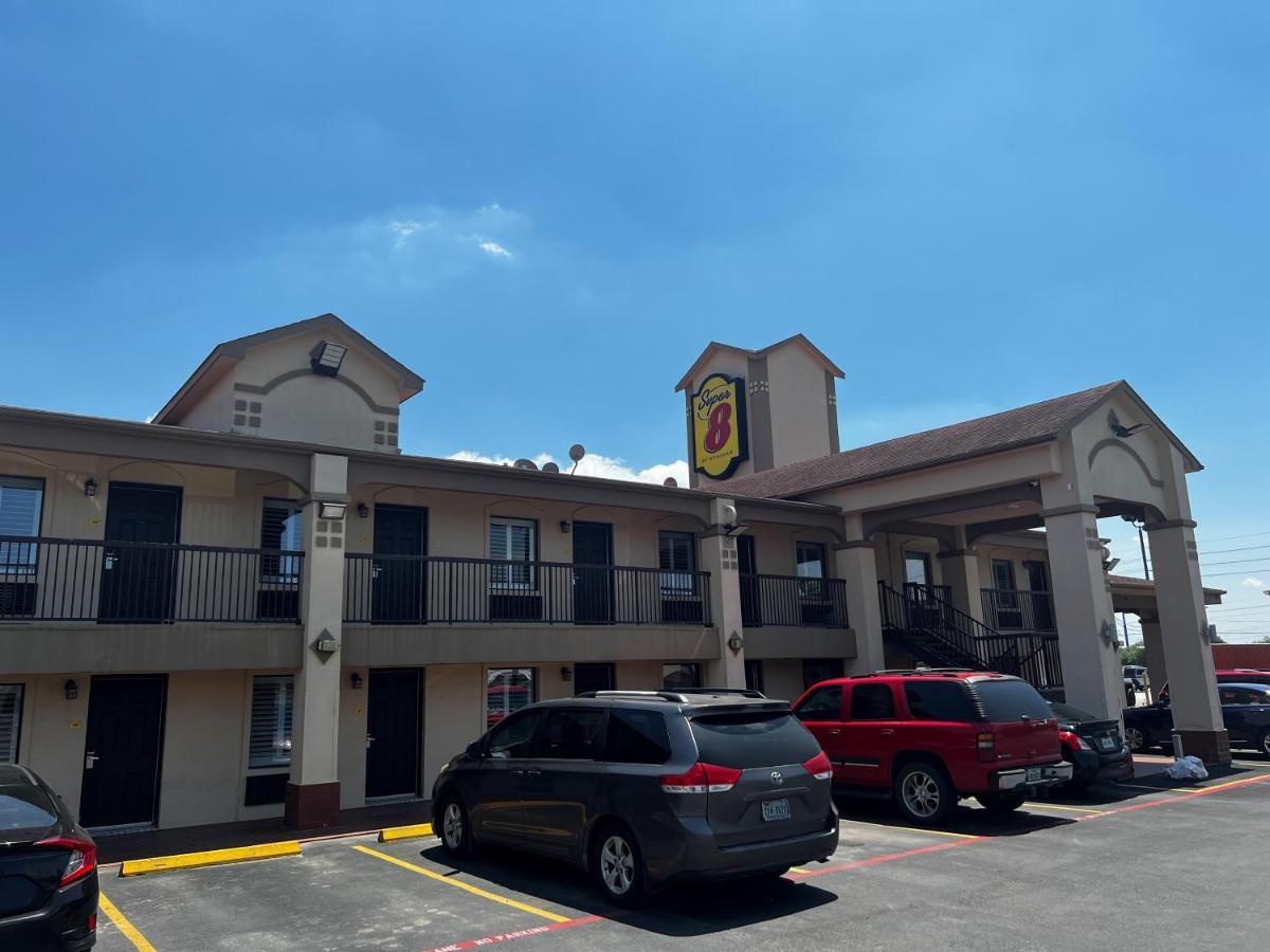 Hotel Super 8 By Wyndham Mont Belvieu - Baytown East Esterno foto